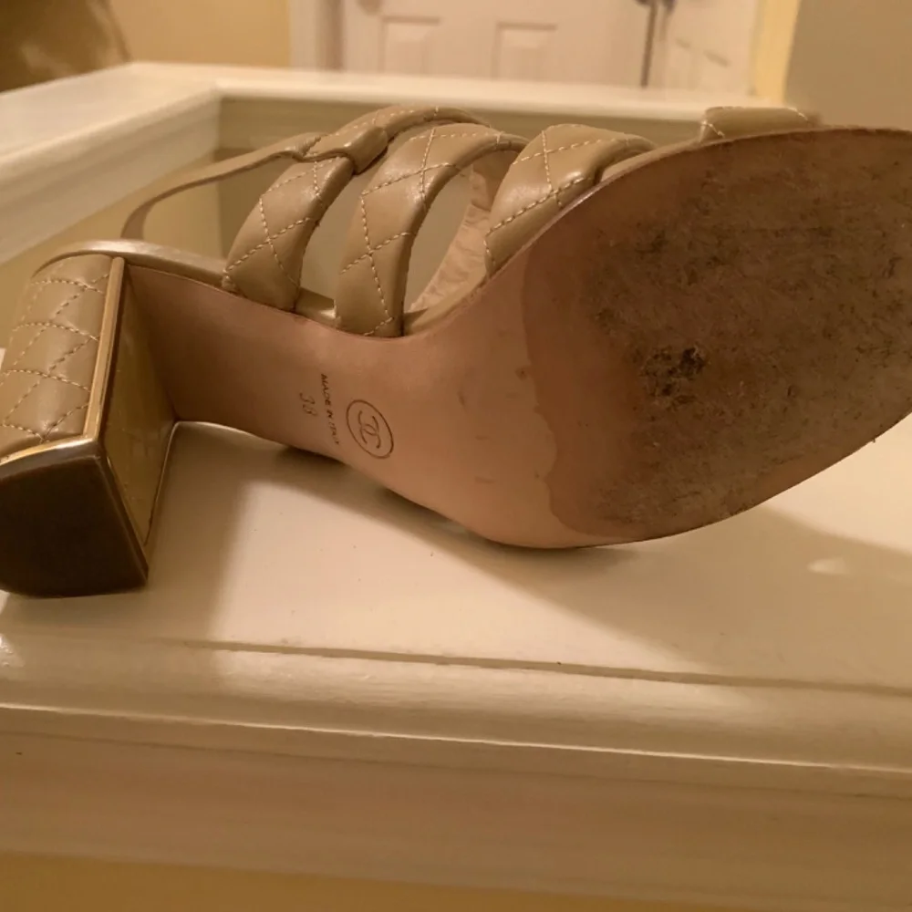 Chanel Nude Block Heel - Picture 5 of 11